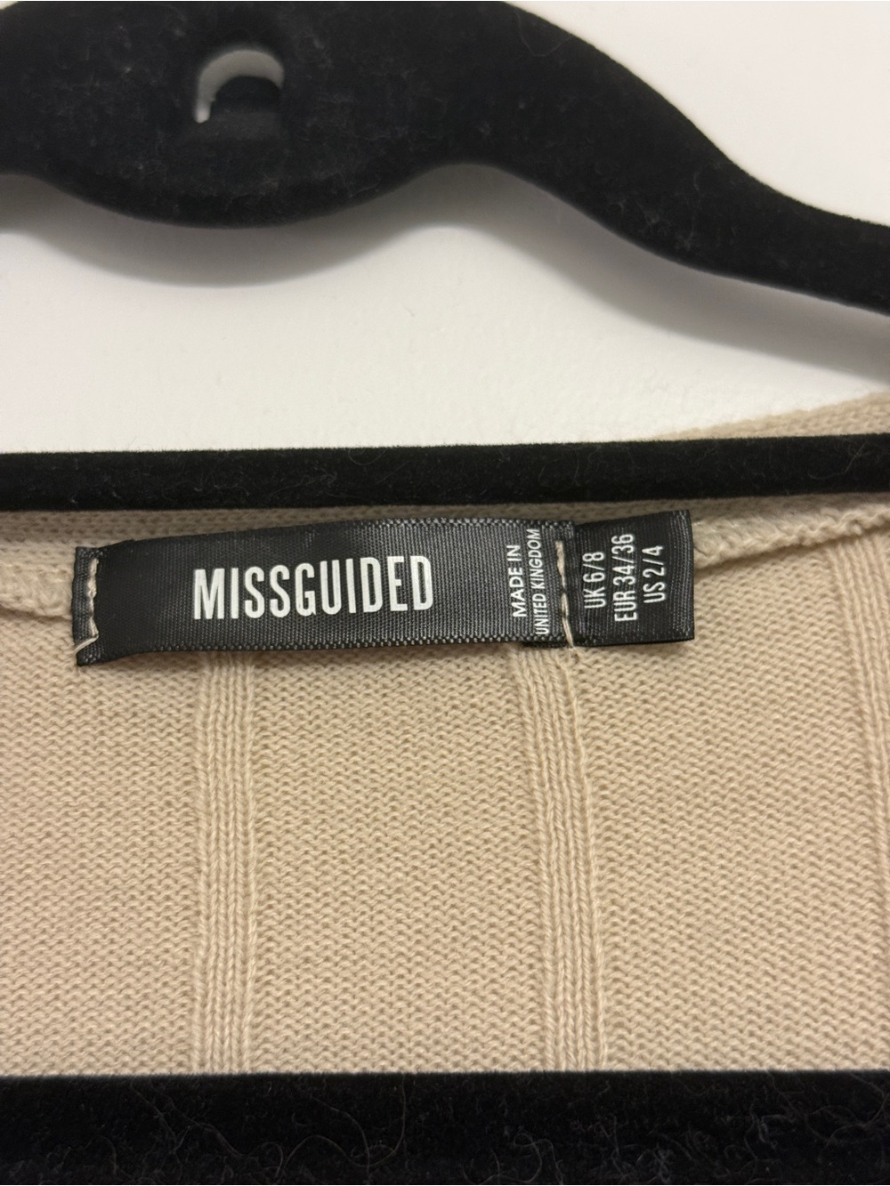 Missguided Beige Ribbed V-Neck Button-Up Cropped Cardigan - Picture 3 of 4
